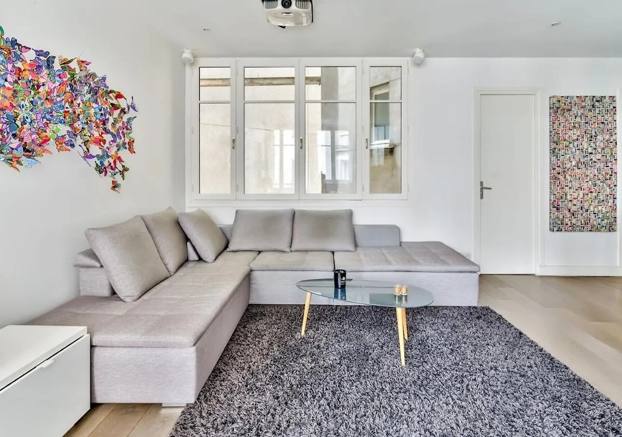 Bright & Modern Flat In Le Marais - An Ecoloflat Apartment Paris