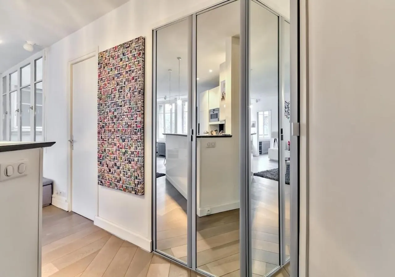 Bright & Modern Flat In Le Marais - An Ecoloflat Apartment Paris