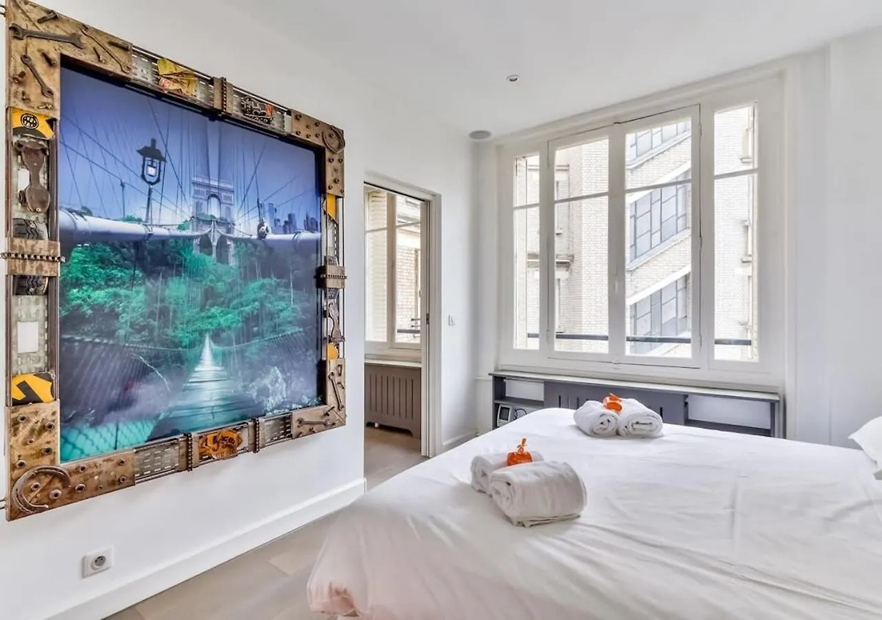 Bright & Modern Flat In Le Marais - An Ecoloflat Apartment Paris France